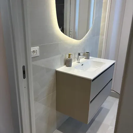 Apartman Welcome Riviera-colombo 12-102-totalmente Rinnovato Luglio 2026-3 Da Letto Ciascuna Con Condizionatore -150 M Dal Centro - Parcheggio A 20 Euro Al Giorno Da Prenotare -parking At 20 Euro Per Day If Available